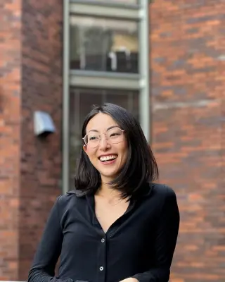 Dami Lee photo 3 — Slim, Brown