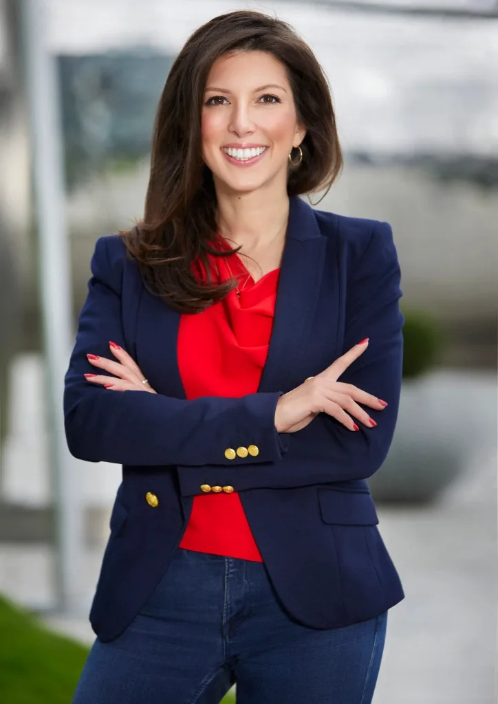 Damla Hekimoglu — Journalist, German