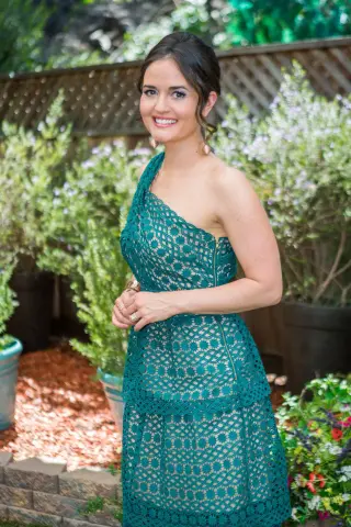 Danica McKellar photo 5 — Caucasian, Actress, Author, Blogger (former), Voice Actress, Writer