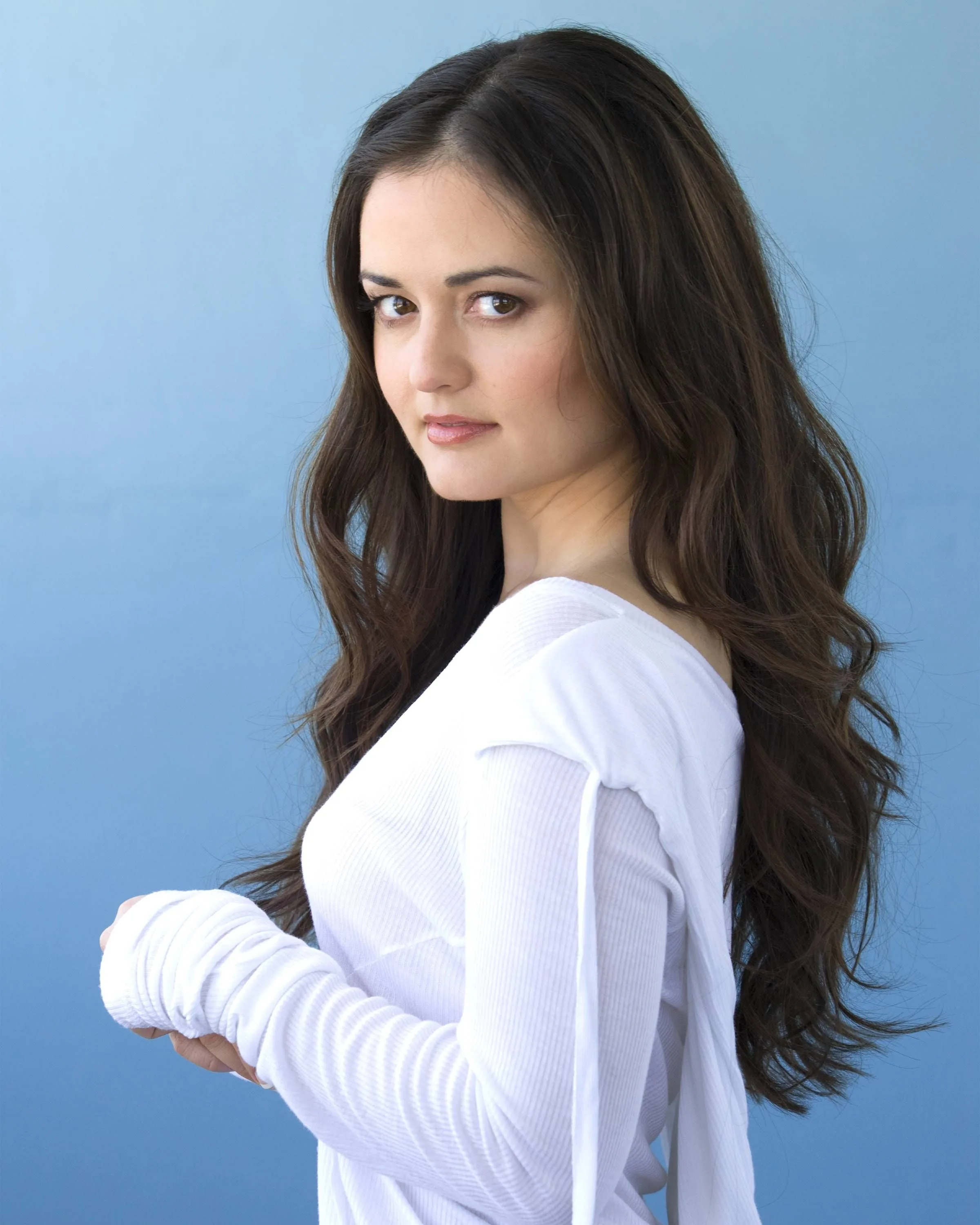 Danica McKellar photo 9 — Slim, Brown