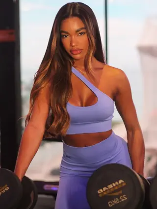 Daniela Santos photo 15 — Athletic, Brown