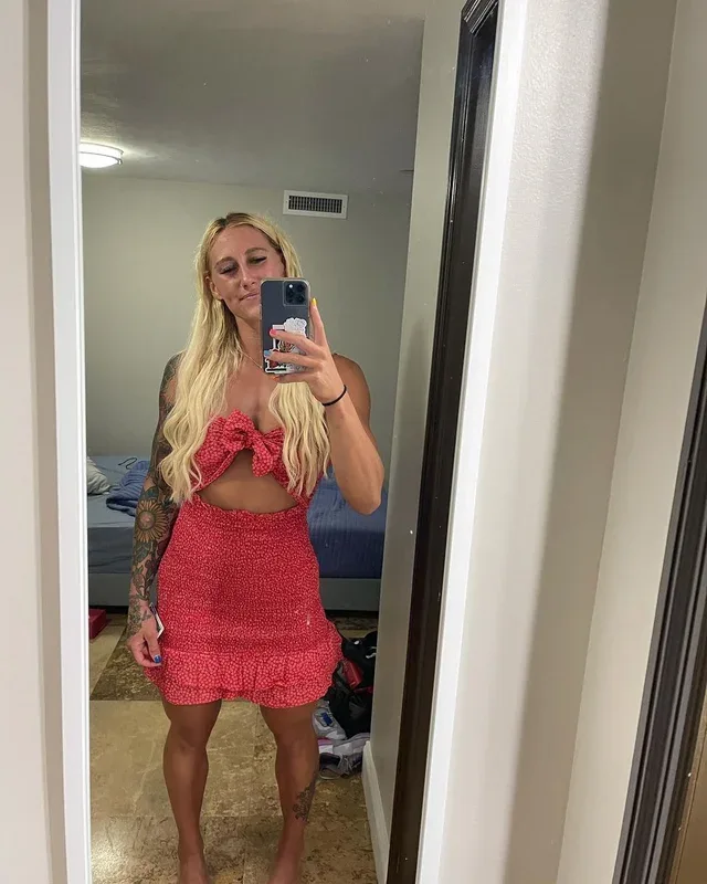 Danielle Brandon photo 5 — Caucasian, Sportswoman: CrossFit athlete, Sportswoman: Weightlifter