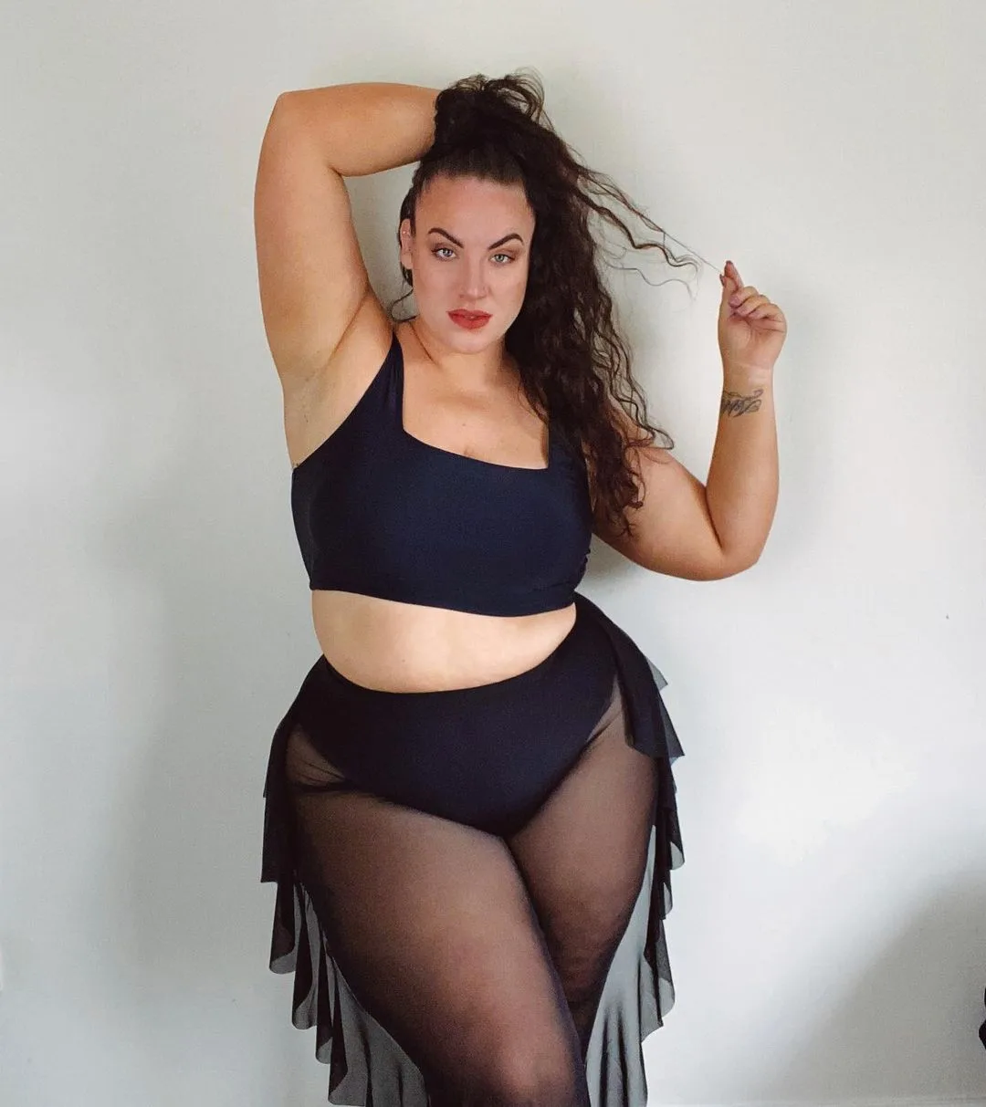 Danielle Lucy photo 1 — British, Brown