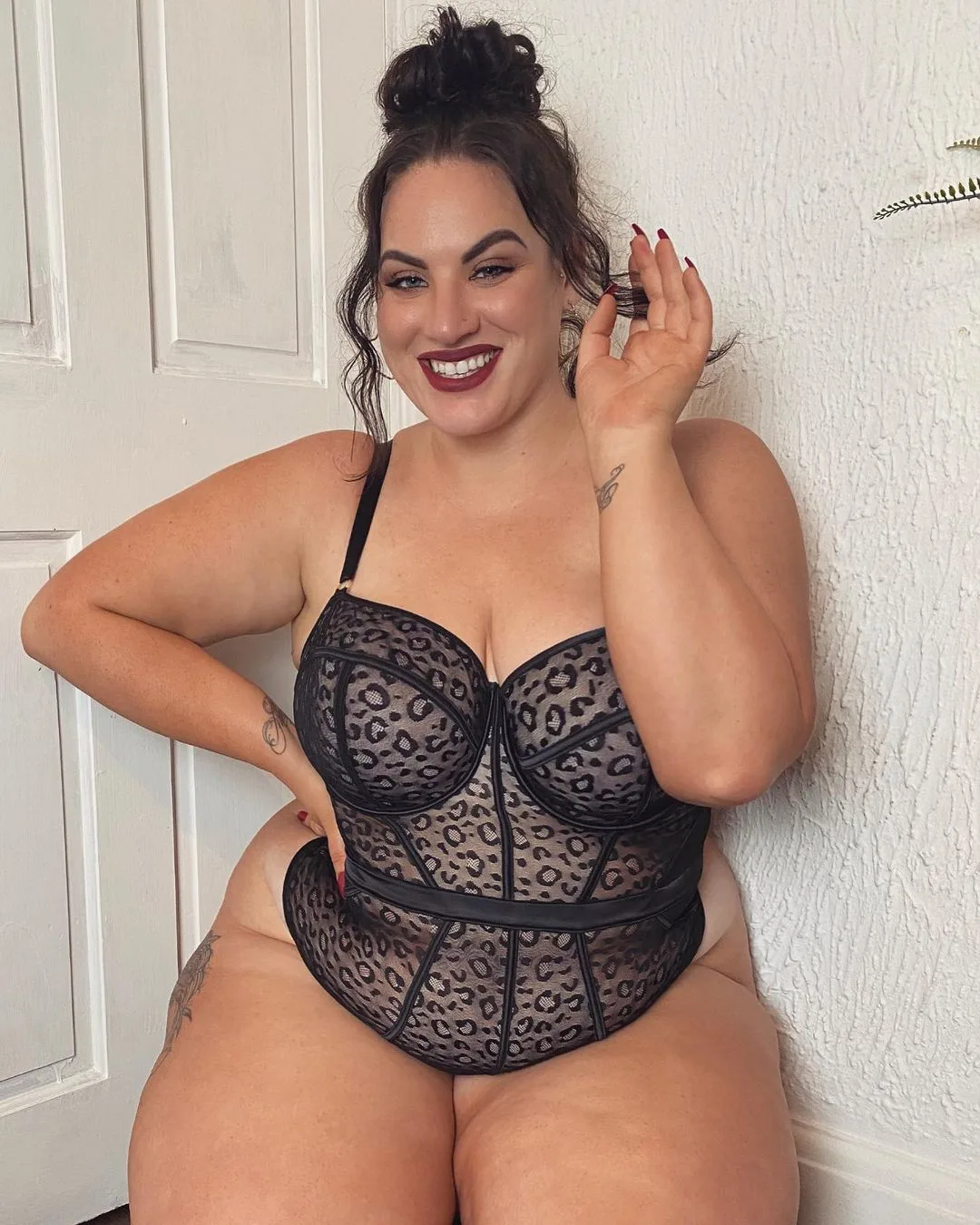 Danielle Lucy photo 16 — Green, Caucasian