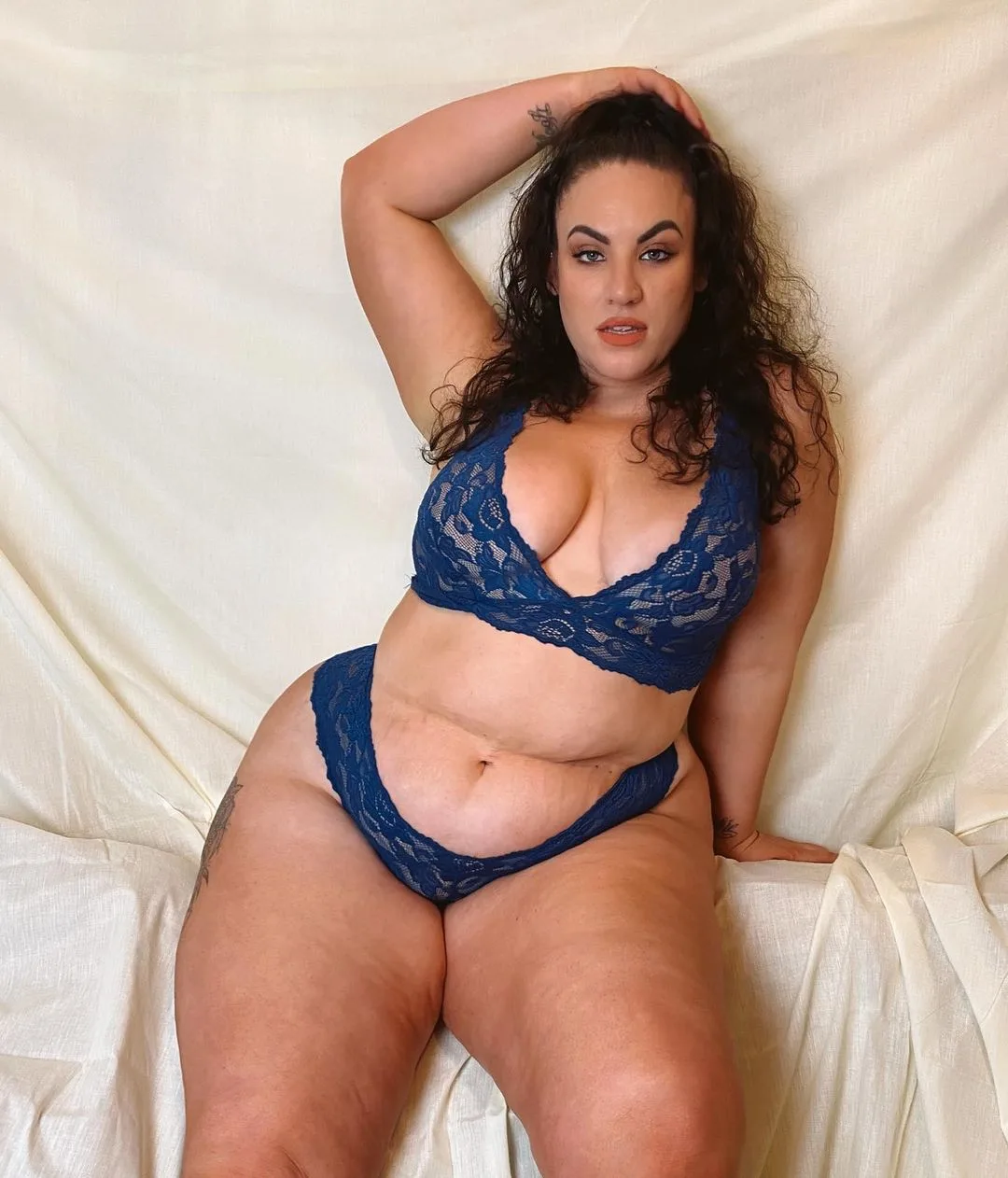 Danielle Lucy photo 17 — Caucasian, Plus Size Model