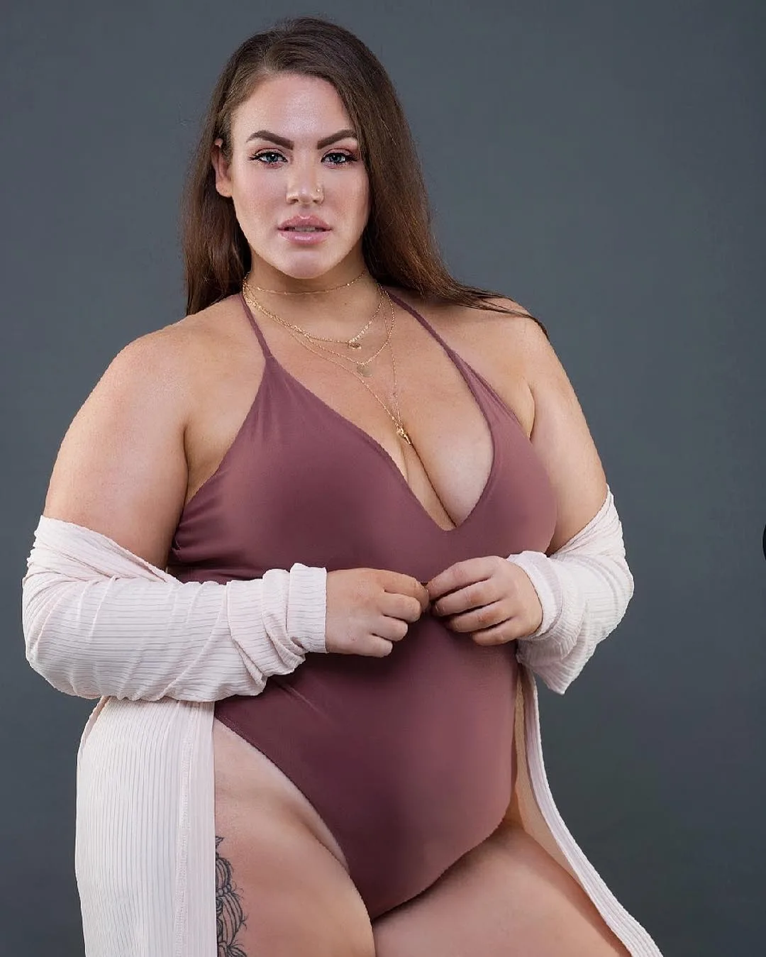 Danielle Lucy photo 4 — Green, Caucasian