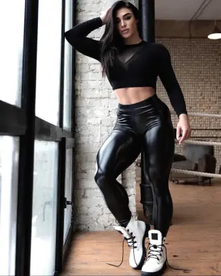 Daria Pluzhnikova photo 11 — Caucasian, Bodybuilder, Camgirl, Cosplayer, Fitness Trainer, Influencer, Musician, Podcaster, YouTuber