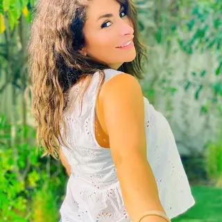 Deema Bayyaa photo 8 — Brown, Average