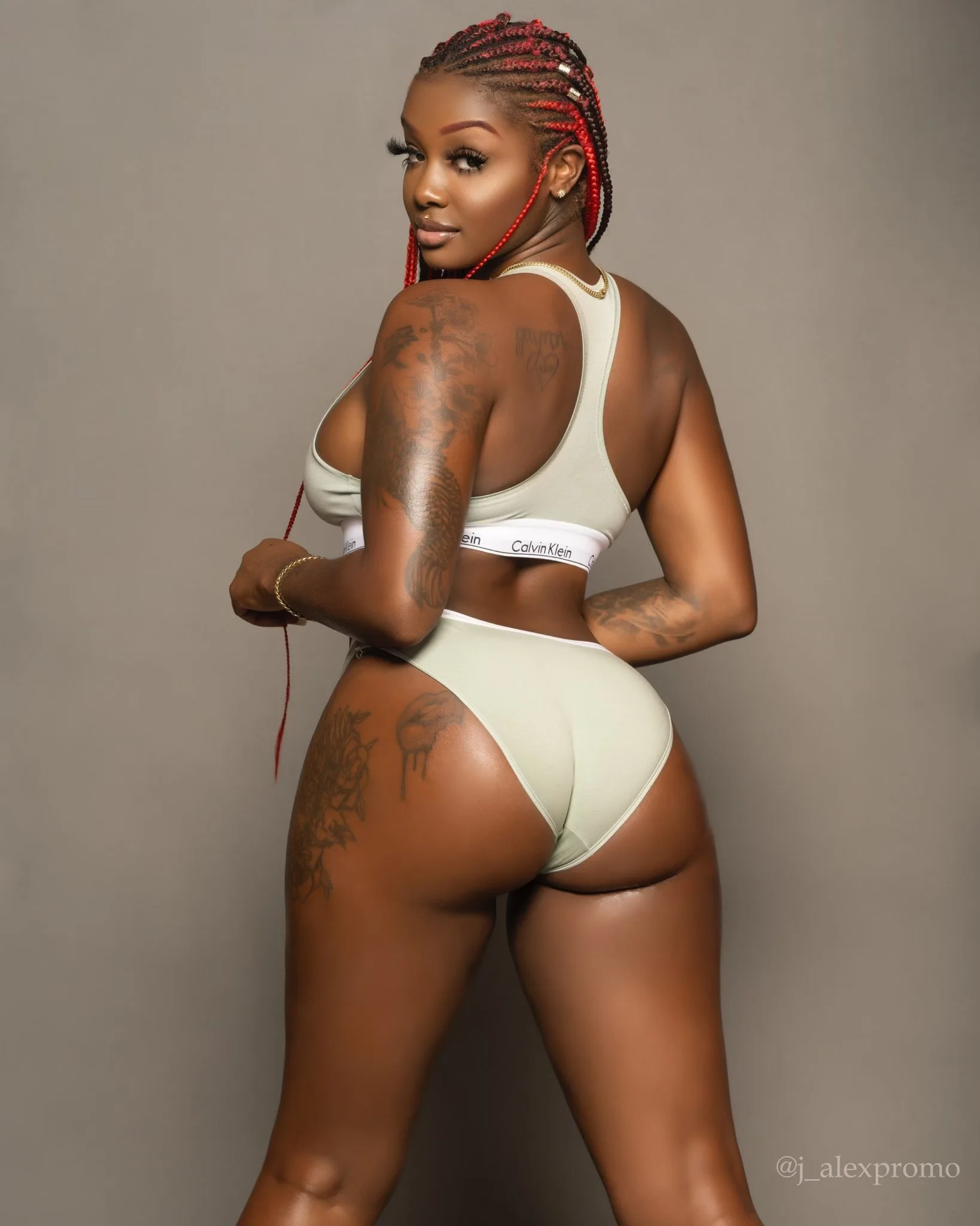 Deja Marie photo 14 — Black, Average