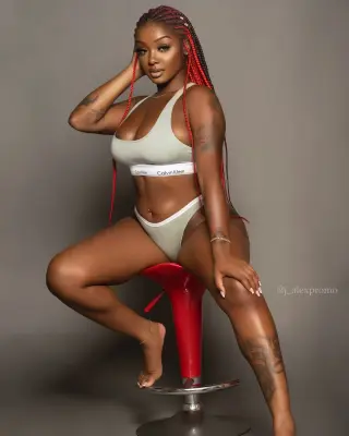 Deja Marie photo 2 — Black, Average