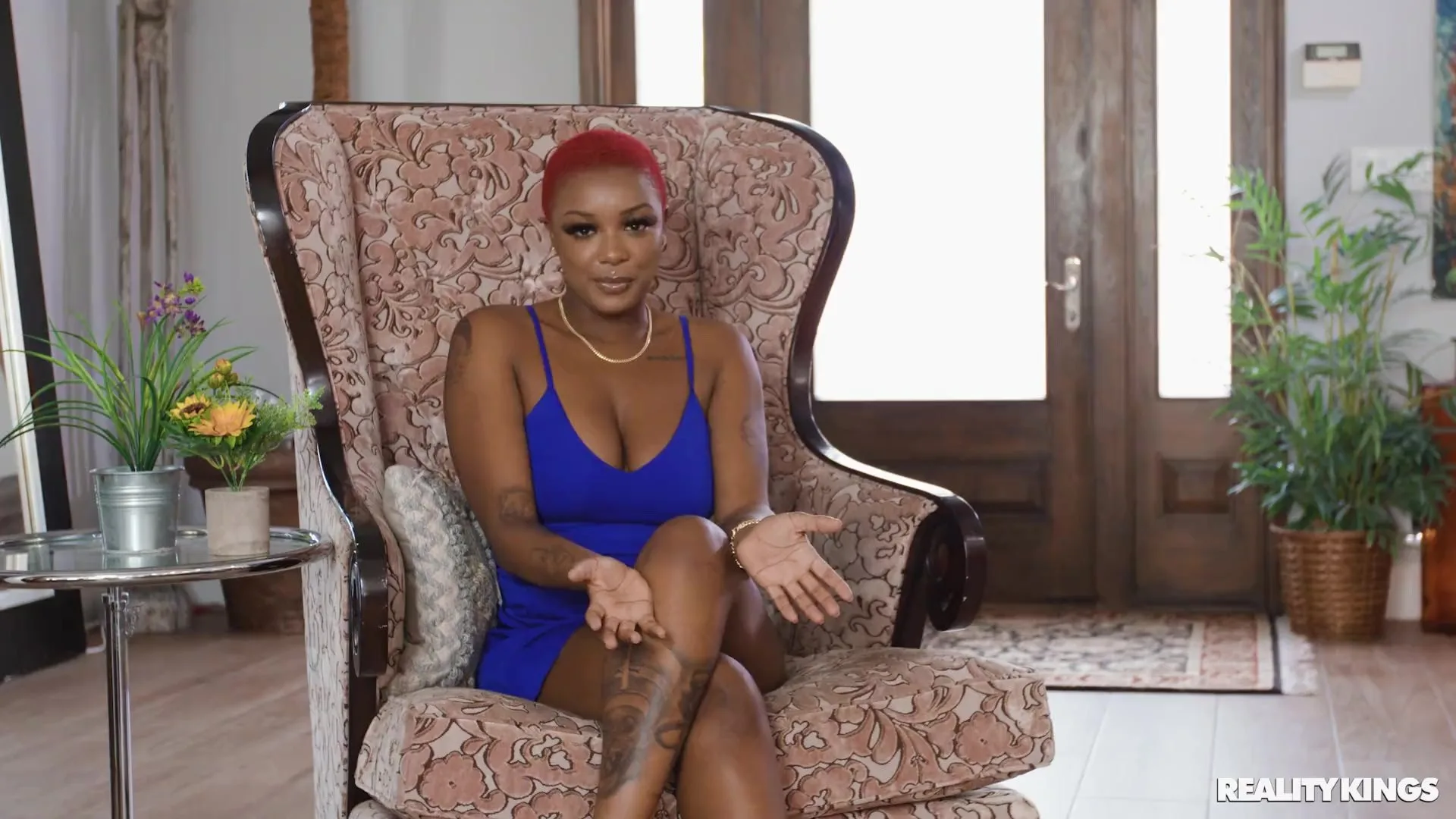 Deja Marie photo 3 — Average, Brown