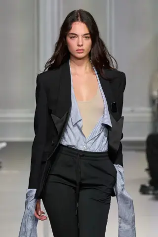Deva Cassel photo 19 — Italian),  (French, Brown