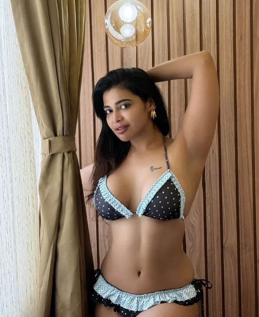 Dharsha Gupta photo 11 — Asian, Actress, Reality TV Star