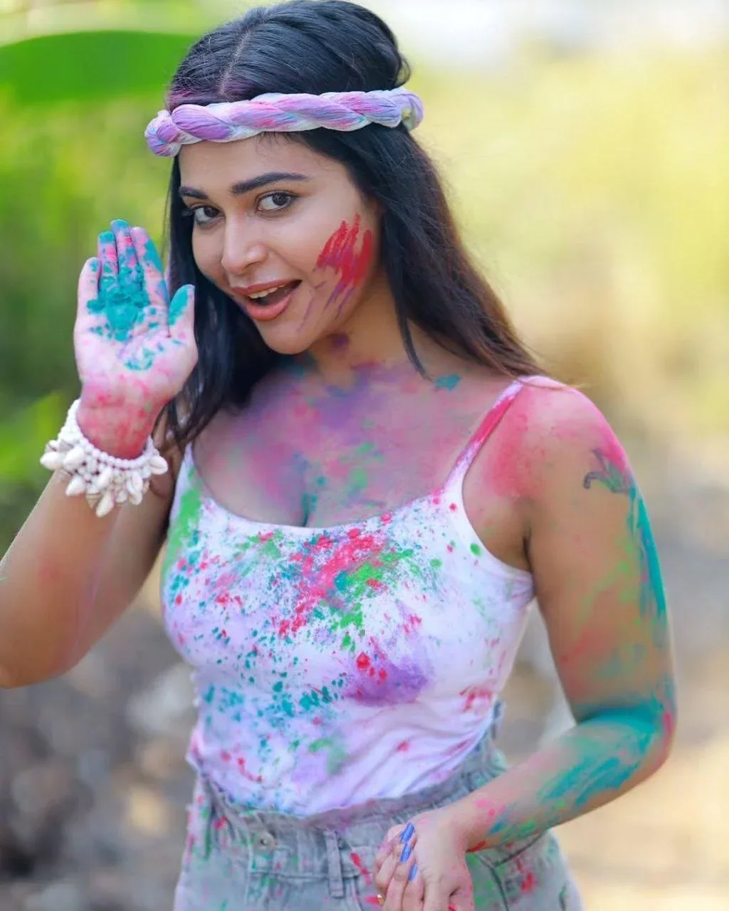 Dharsha Gupta photo 16 — Brown, Asian