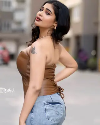 Dharsha Gupta photo 5 — Asian, Actress, Reality TV Star