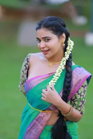 Dharsha Gupta photo 7 — Indian, Black