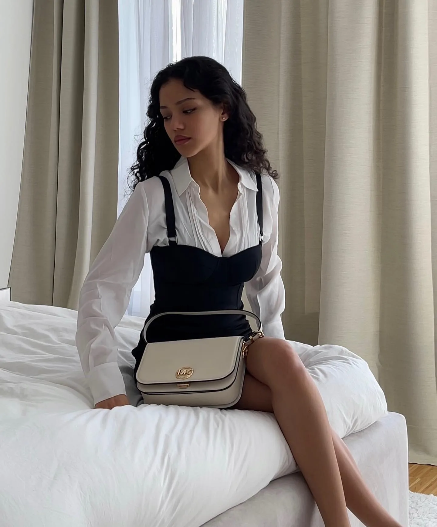 Dina Denoire photo 1 — German, Slim