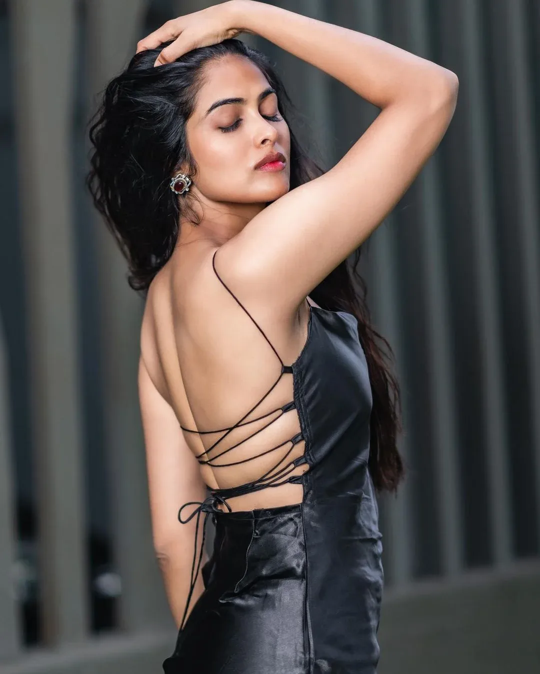 Divi Vadthya photo 4 — Brown, Asian