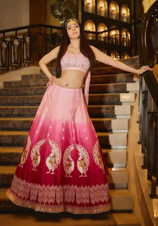 Divya Khosla Kumar photo 4 — Brown, Asian