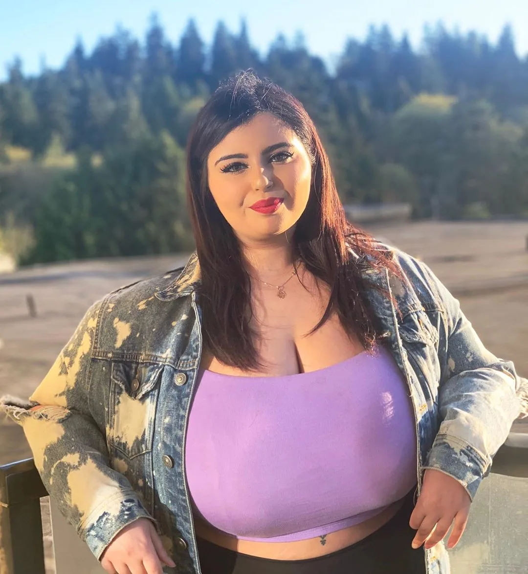 Dounia photo 18 — Plus Size Model, American