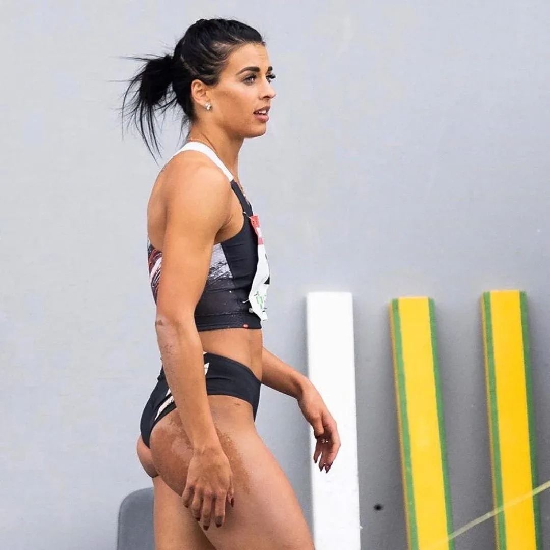Dovile Kilty photo 2 — Brown, Athletic