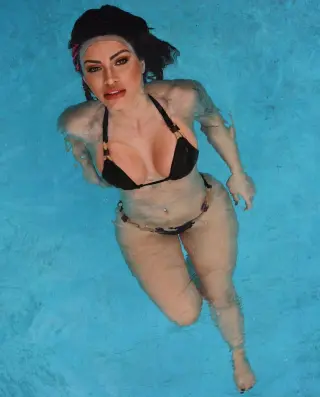 Duda Castro photo 16 — Brown, Caucasian