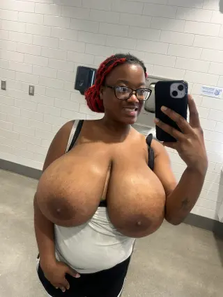 Ebony Dreams photo 8 — Black, Chubby