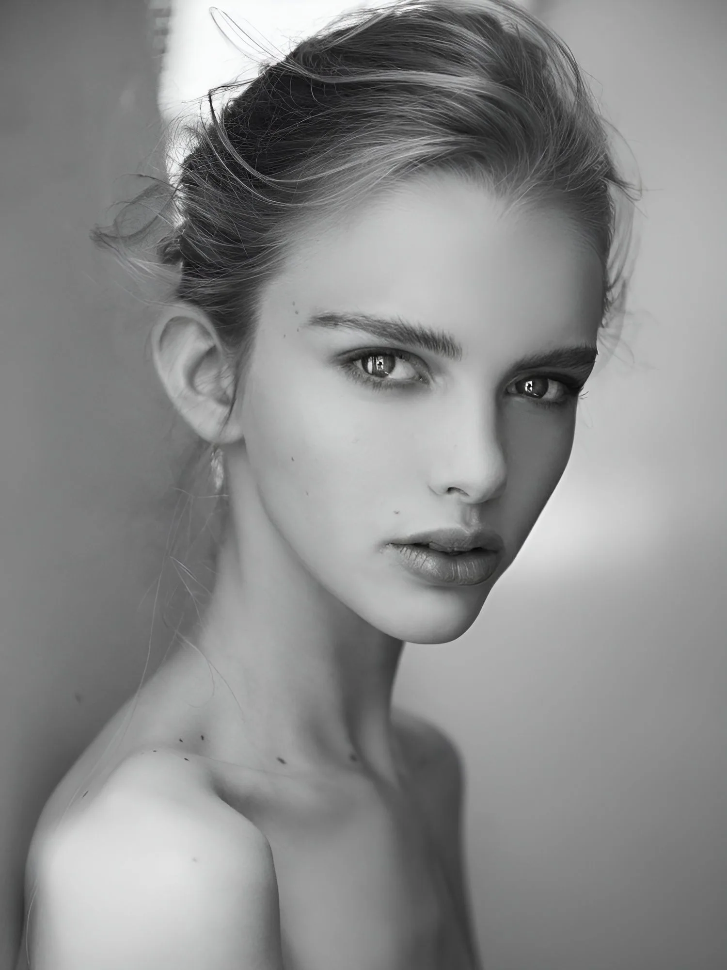 Eduarda Bretas photo 4 — Brazilian, Caucasian