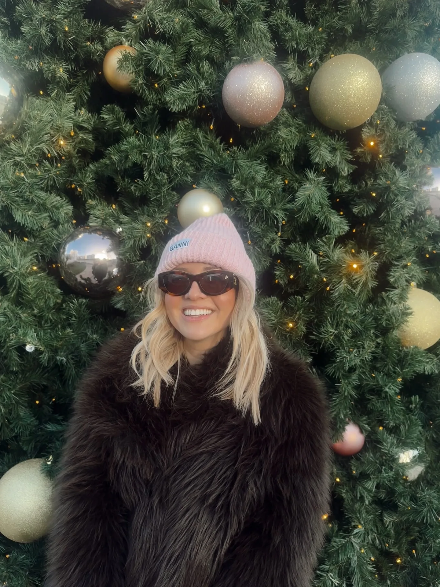 Eleanor Roper photo 12 — Journalist, Presenter, Radio Host, TV Host, British