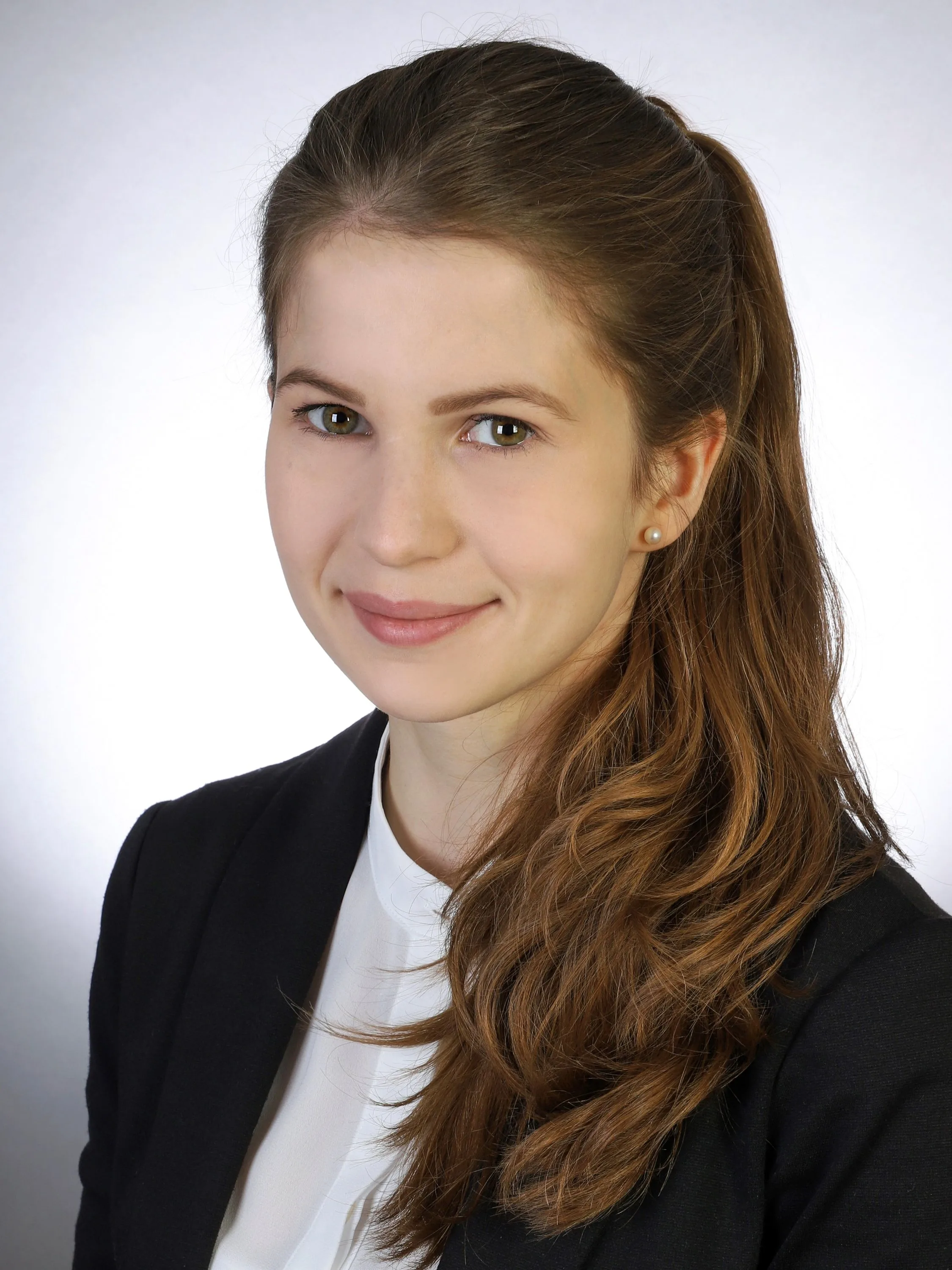 Elena Hilgers photo 9 — Caucasian, Lawyer, Politician