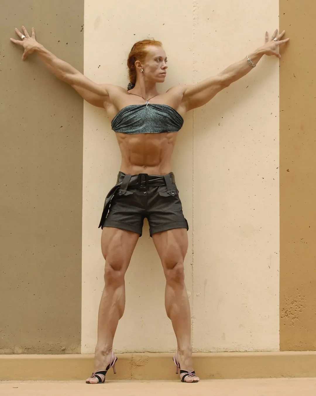 Elena Shportun-Willemer photo 2 — Red, Muscular