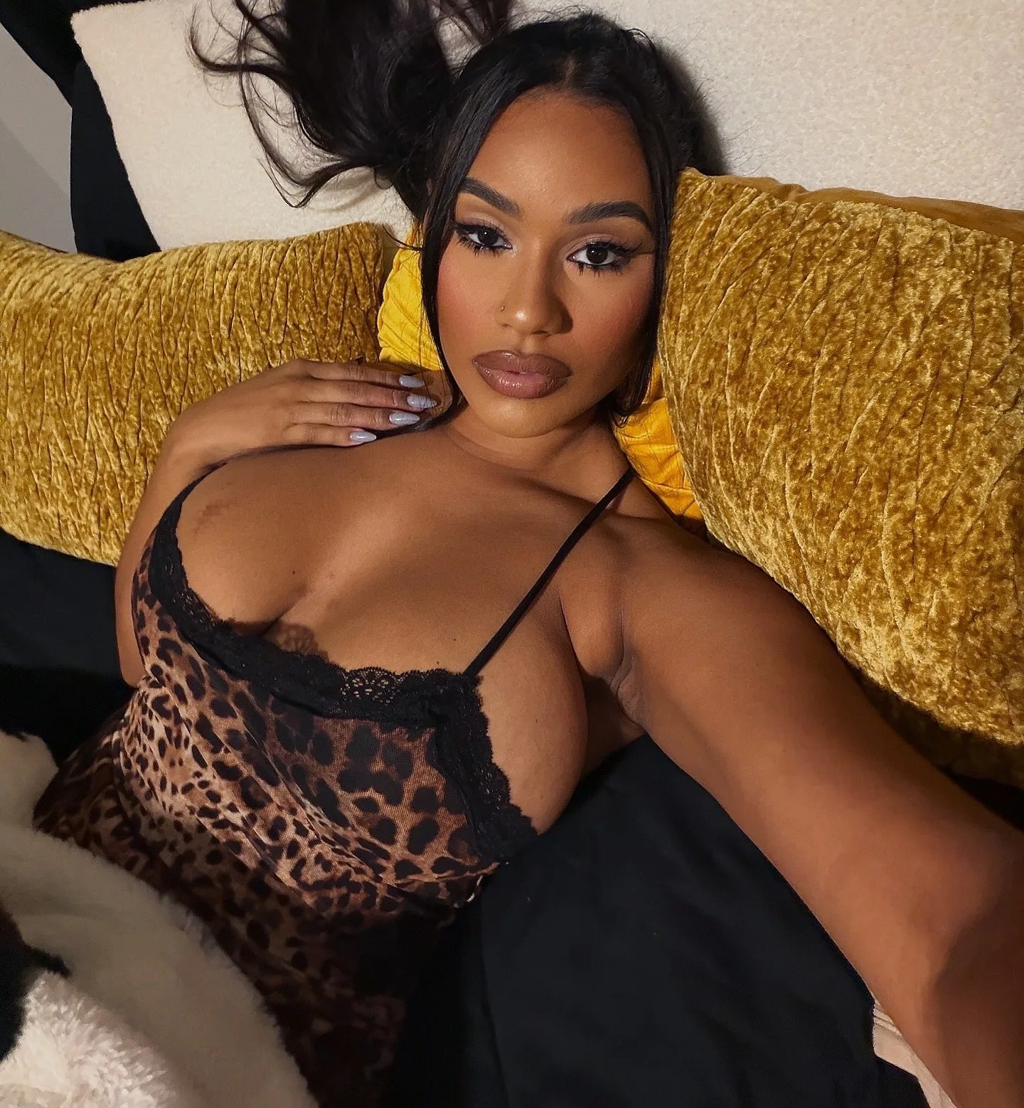 Elisa Hernandez photo 19 — American, Black