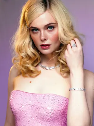 Elle Fanning photo 14 — Blonde, Slim