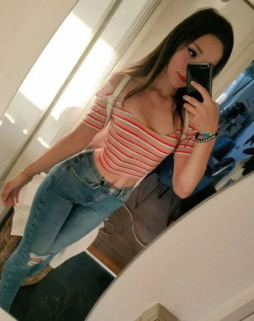 Ellie Leen photo 15 — Athletic, Brown