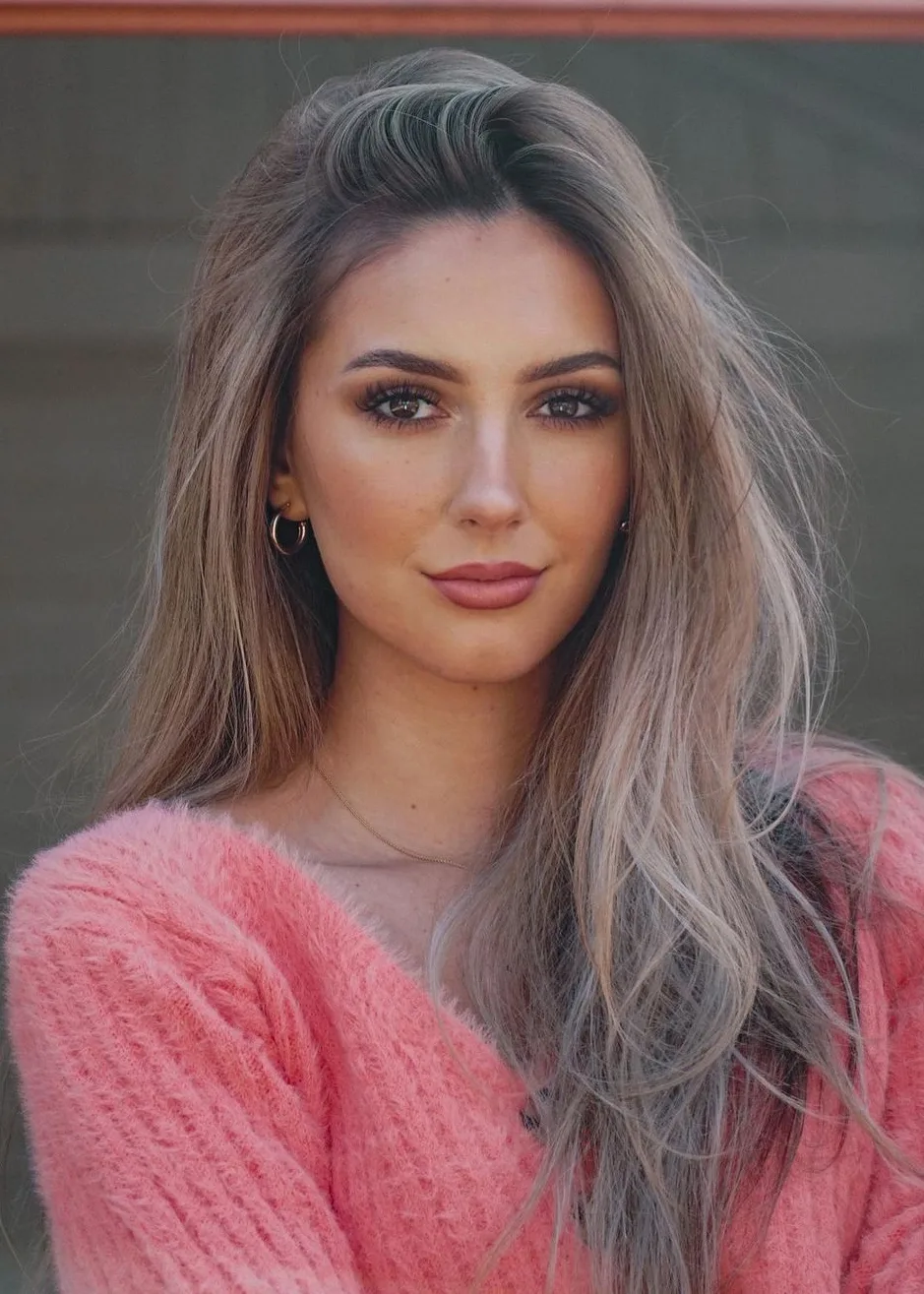 Elly Stark photo 15 — Slim, Brown