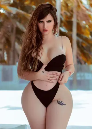 Ely La Bella photo 1 — Cuban, Blonde