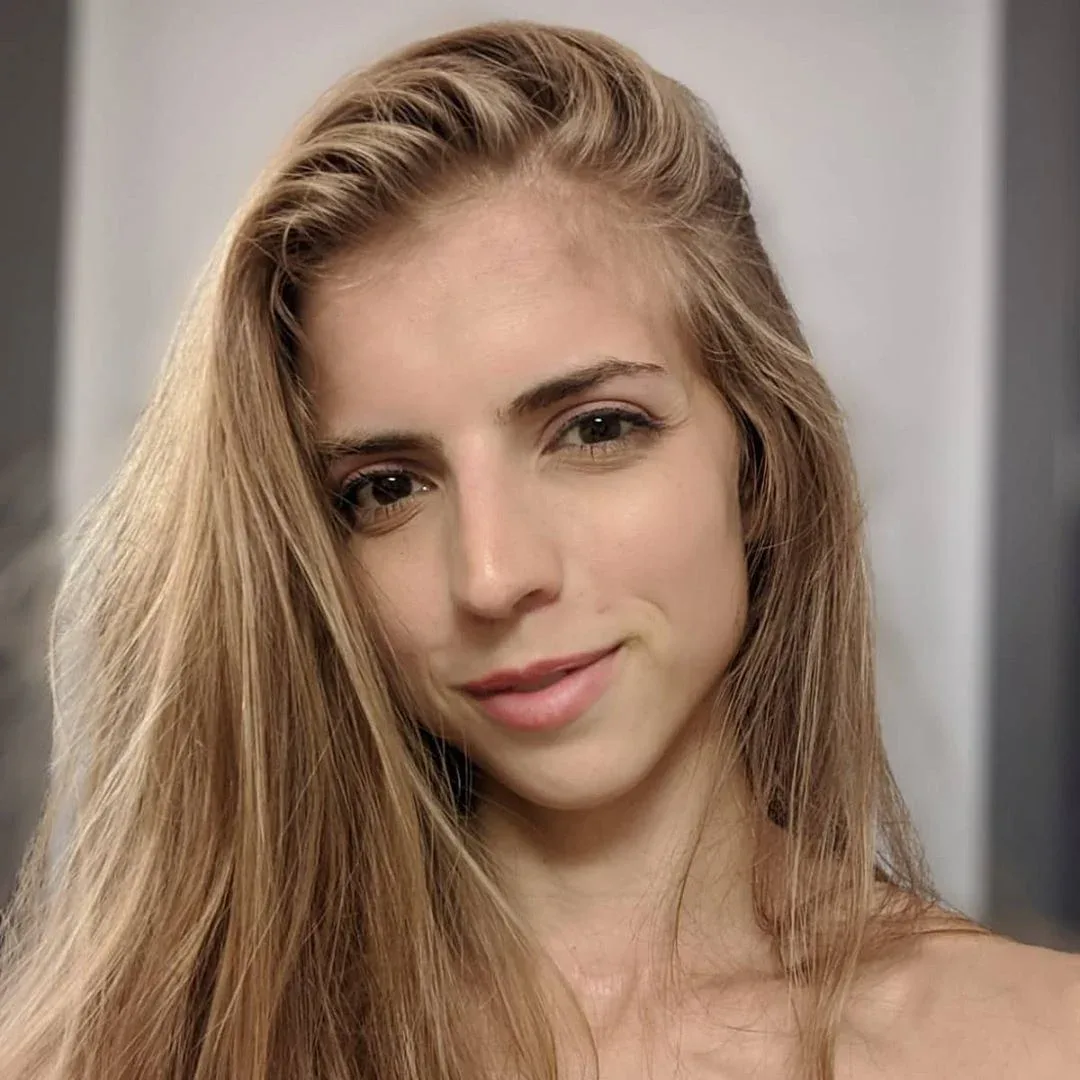 Emelie Crystal photo 13 — German, Blonde