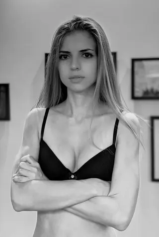 Emelie Crystal photo 15 — Athletic, Brown