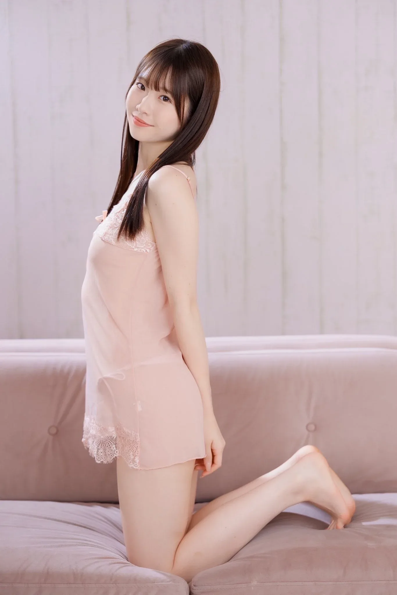 Emika Shirakami photo 7 — Japanese, Black
