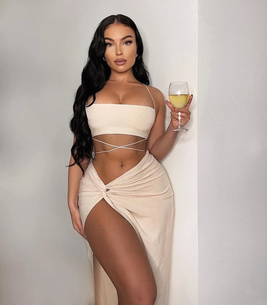 Emilia Emjeni photo 15 — Chubby, Brown