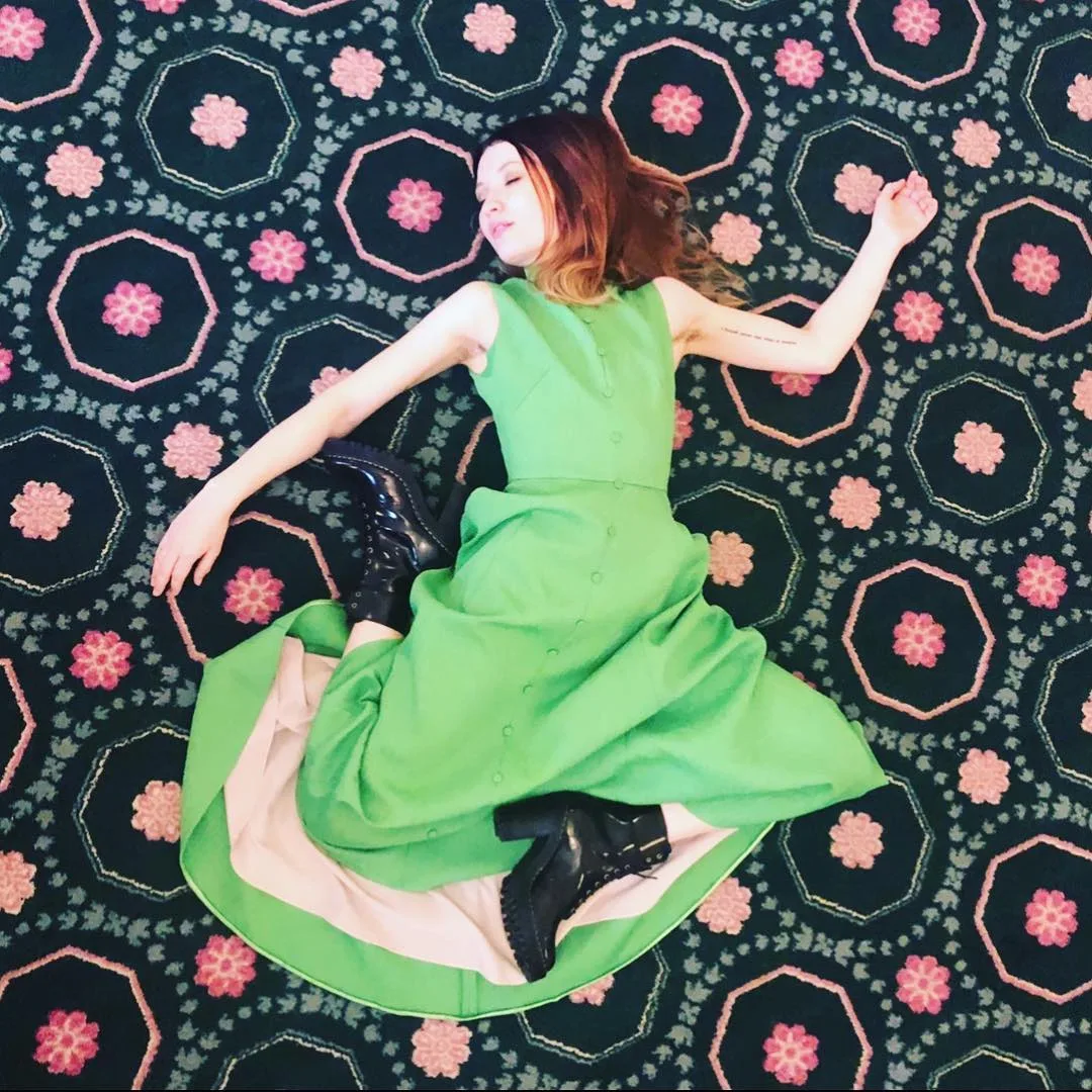 Emily Browning photo 8 — Brown, Slim
