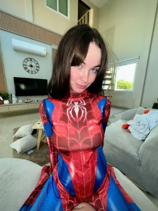 Emily Bubble photo 12 — Camgirl, Brazilian),  (French