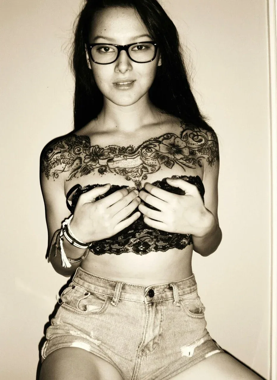 Emily Lu photo 3 — Athletic, Brown
