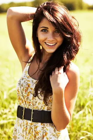 Emily Rudd photo 19 — American, Brown