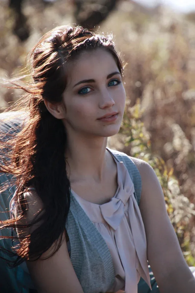 Emily Rudd photo 23 — Caucasian, Actress, Influencer, Model, Producer