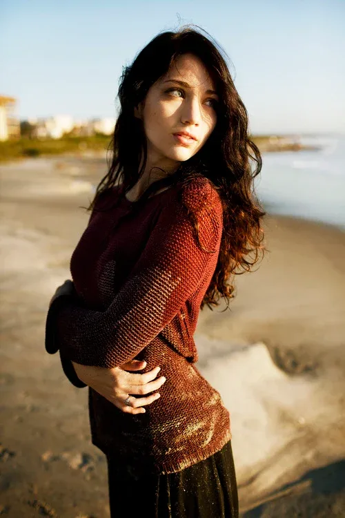 Emily Rudd photo 5 — Caucasian, Actress, Influencer, Model, Producer