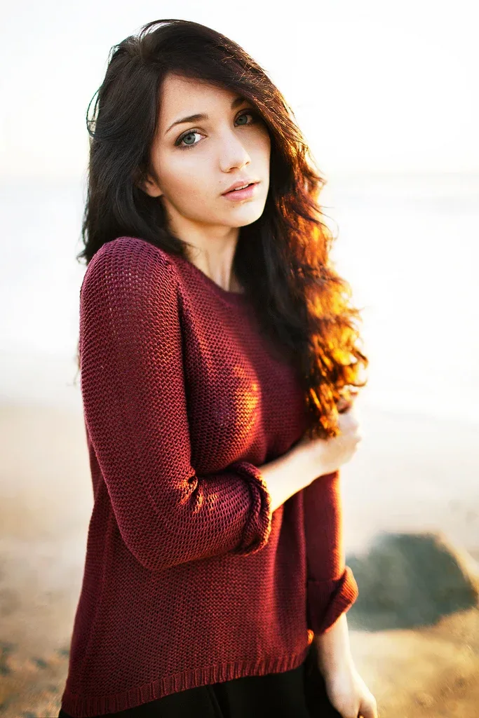Emily Rudd photo 9 — Slim, Blue