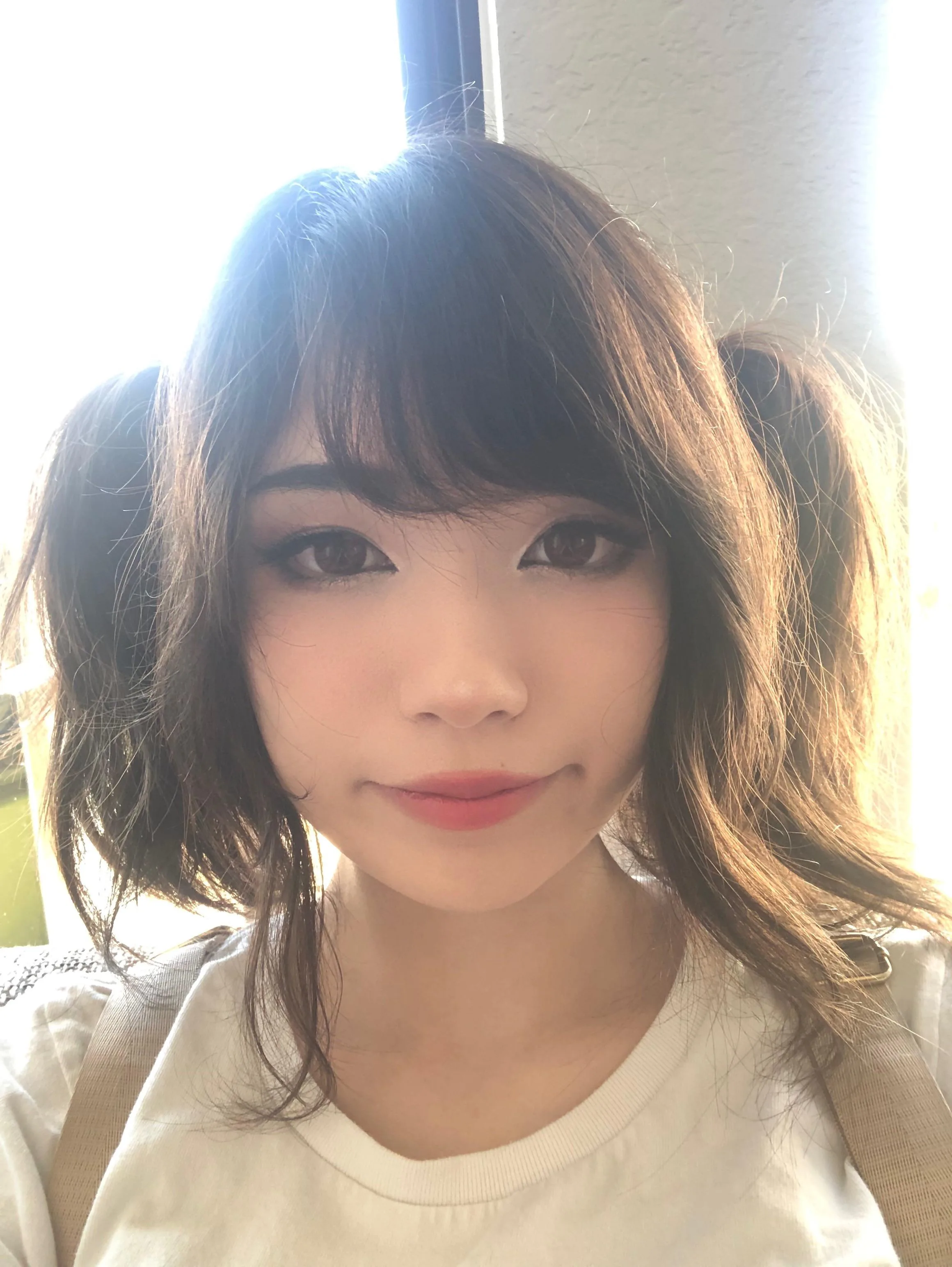 Emiru photo 15 — Slim, Brown