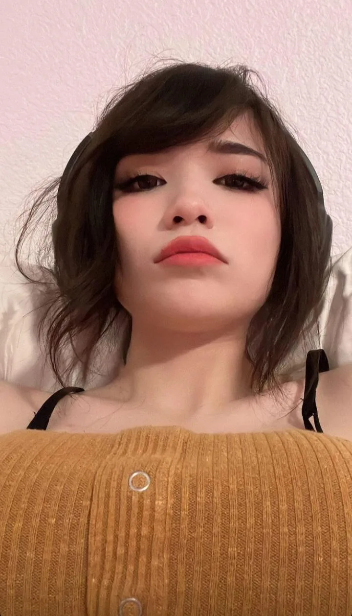 Emiru photo 18 — Content Creator (Non-Adult), Cosplayer, Gamer, Influencer, TikTok Star, YouTuber, American