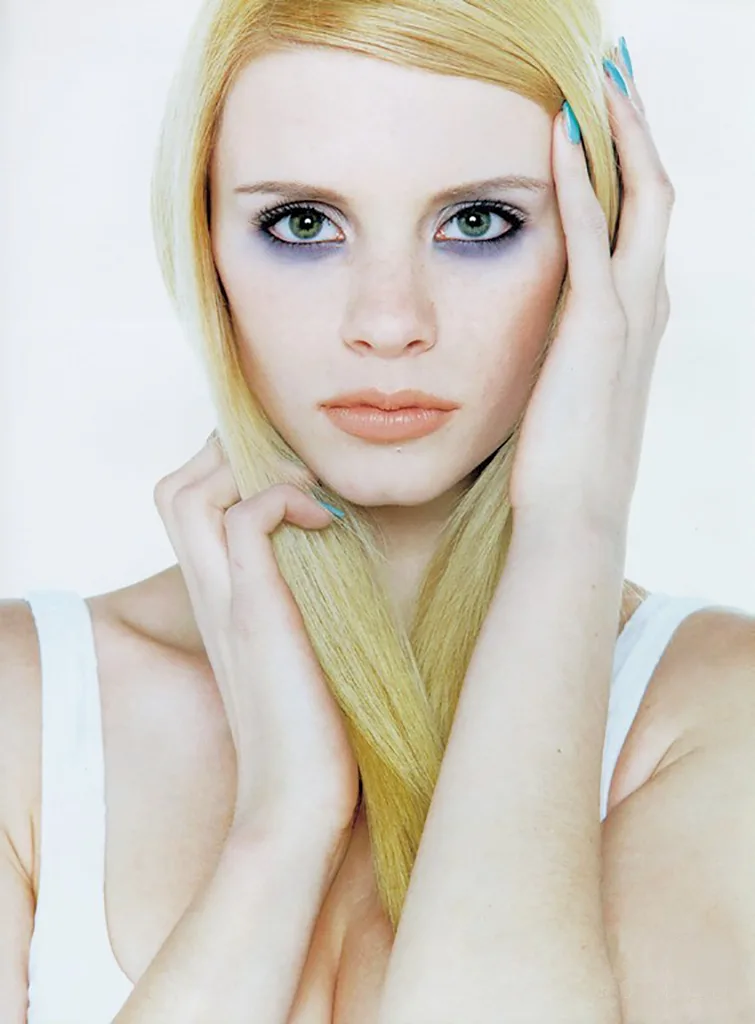 Emma Blocksage photo 13 — British, Blonde